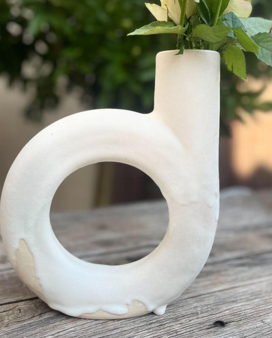 Vase en grès blanc